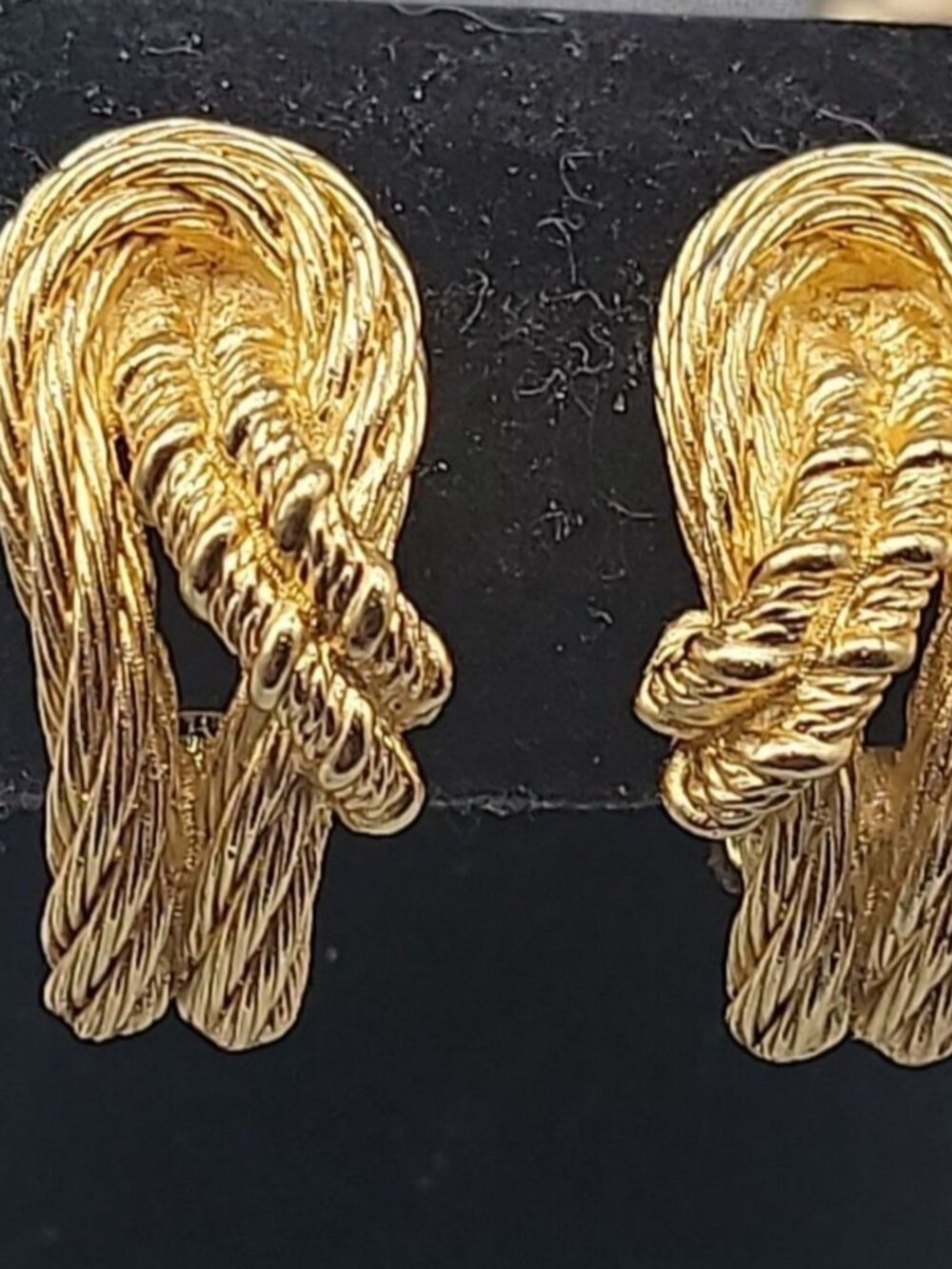 VINTAGE Christian Dior Cordage Knots Clip On Earrings Textured Gold Plated - Picture 10 of 12